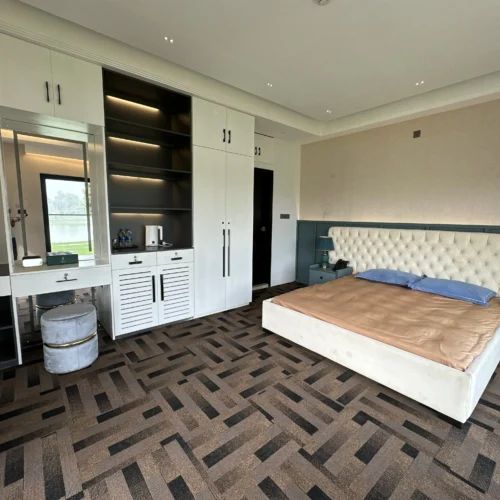 Room 010: Superior Room